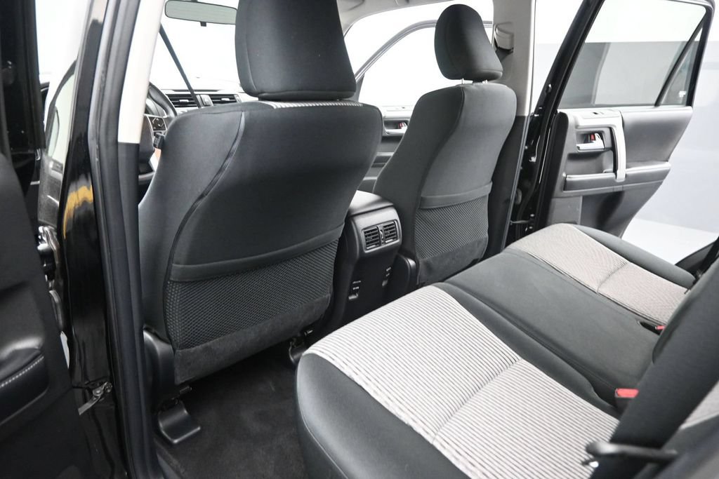 Used 2016 Toyota 4Runner SR5 AWD/4WD image 15