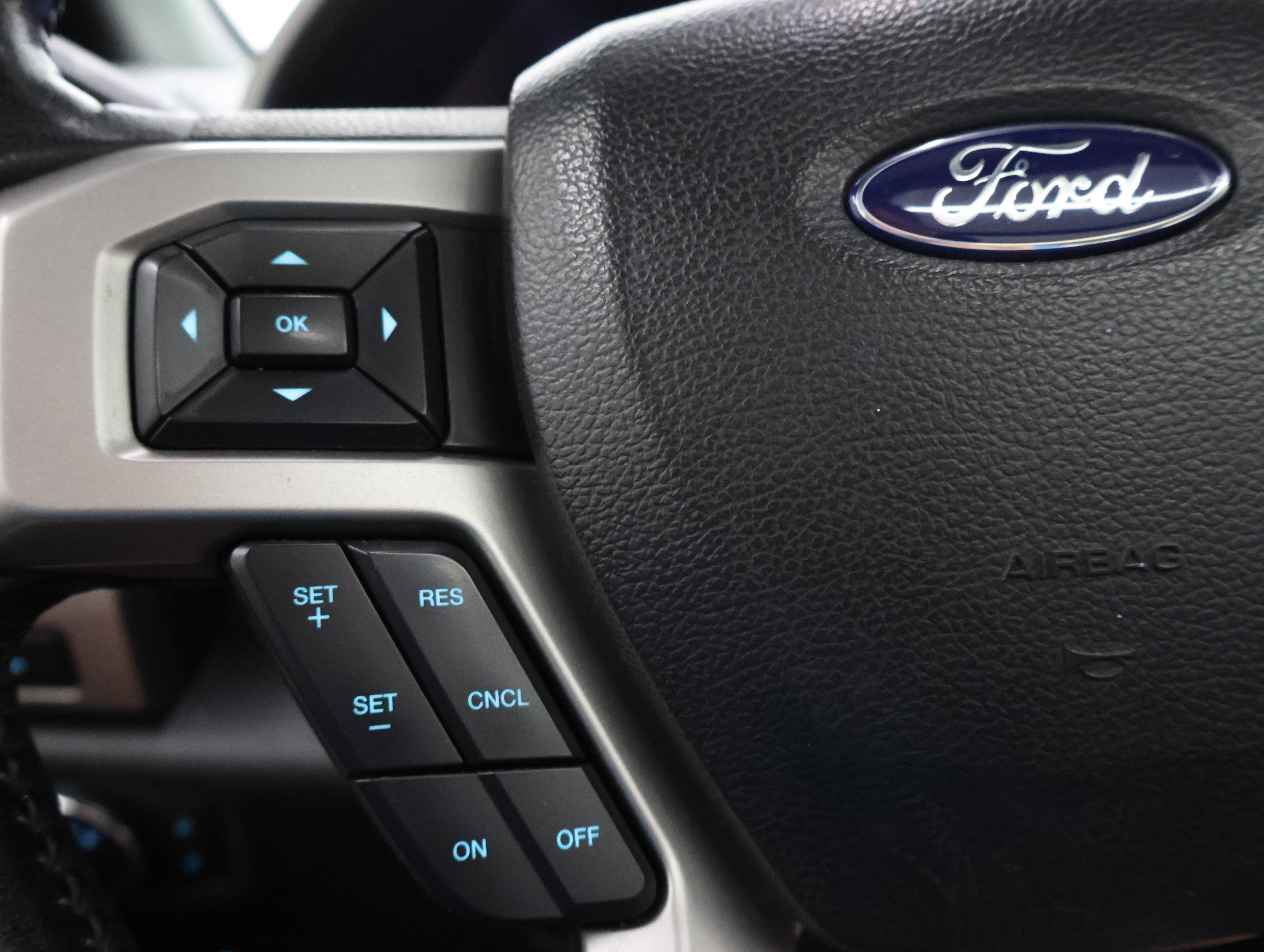 Used 2022 Ford F250 Lariat w/ Tremor Off-Road Package AWD/4WD image 16