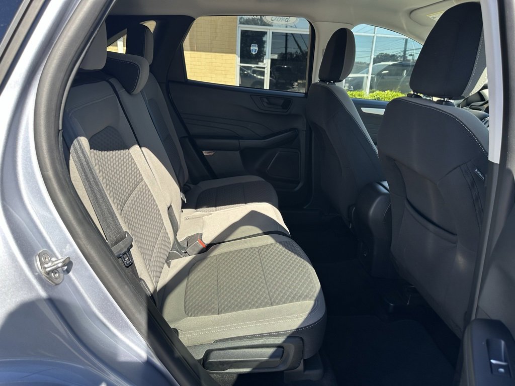 Used 2022 Ford Escape SE image 17