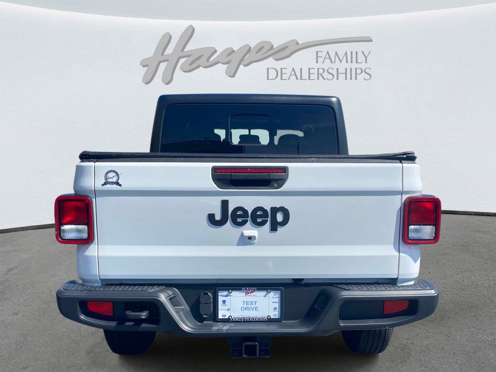 Used 2022 Jeep Gladiator Sport AWD/4WD image 4