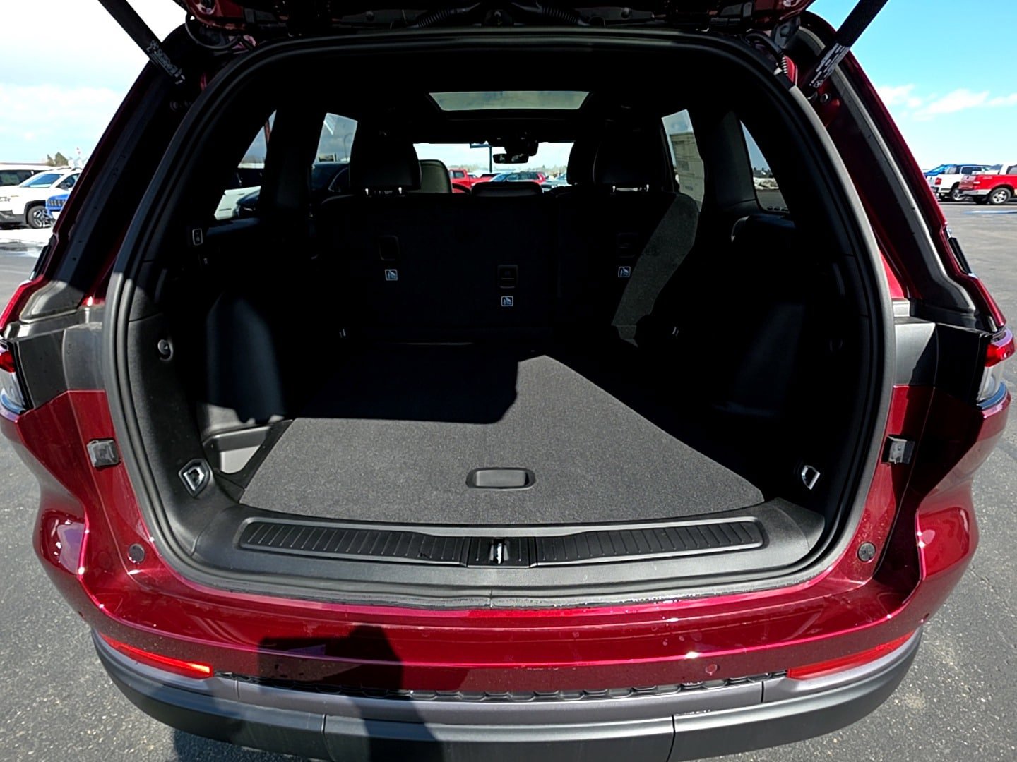 New 2026 Jeep Grand Cherokee Limited w/ Limited Altitude Package AWD/4WD image 18