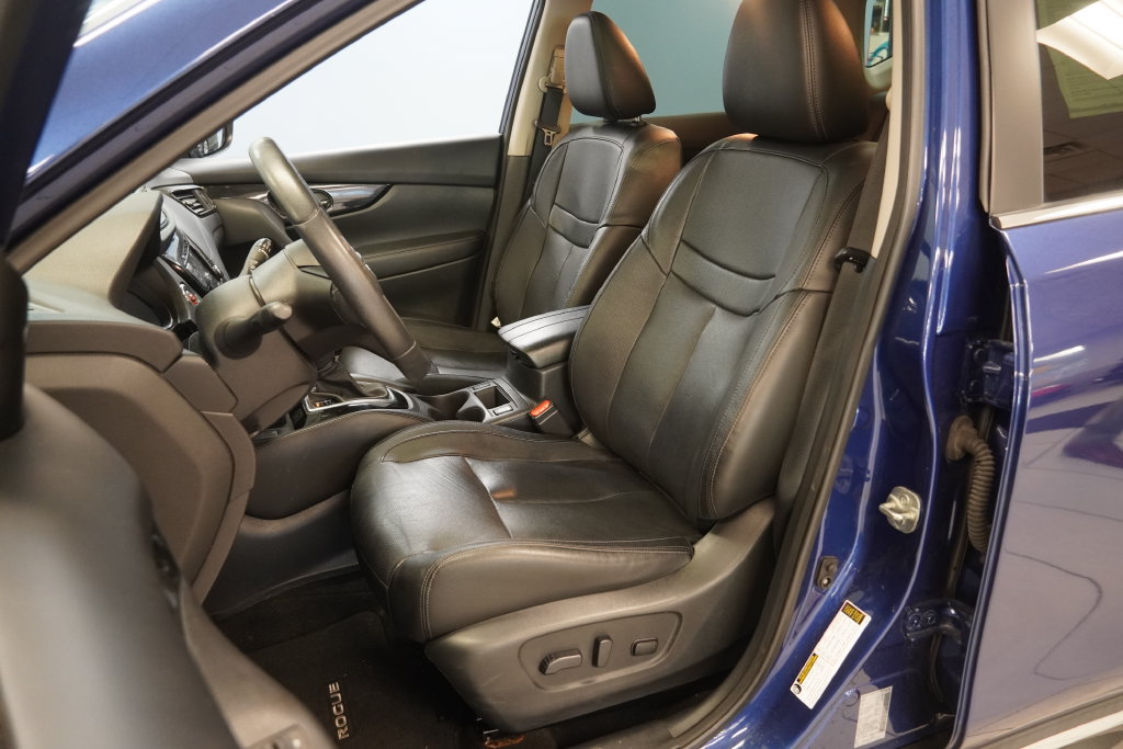 Used 2019 Nissan Rogue SL w/ Premium Package AWD/4WD image 3