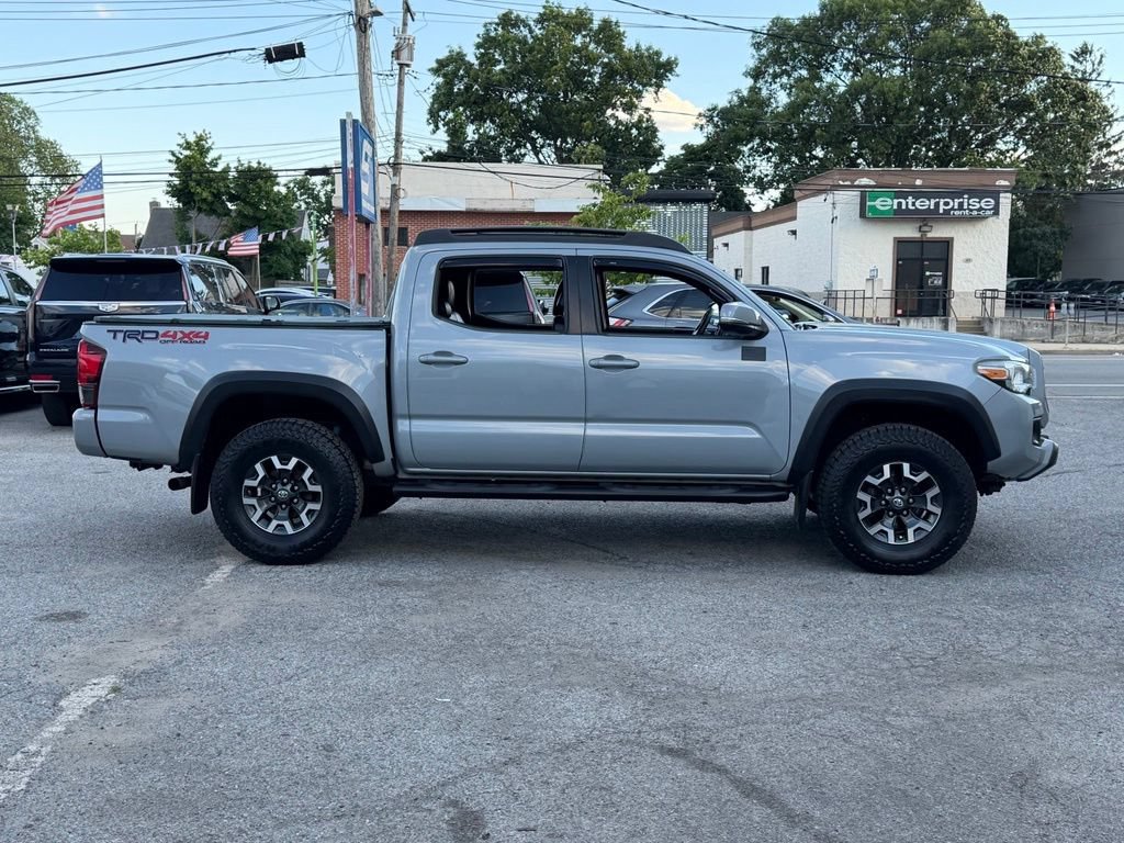 Used 2018 Toyota Tacoma TRD Off-Road AWD/4WD image 7