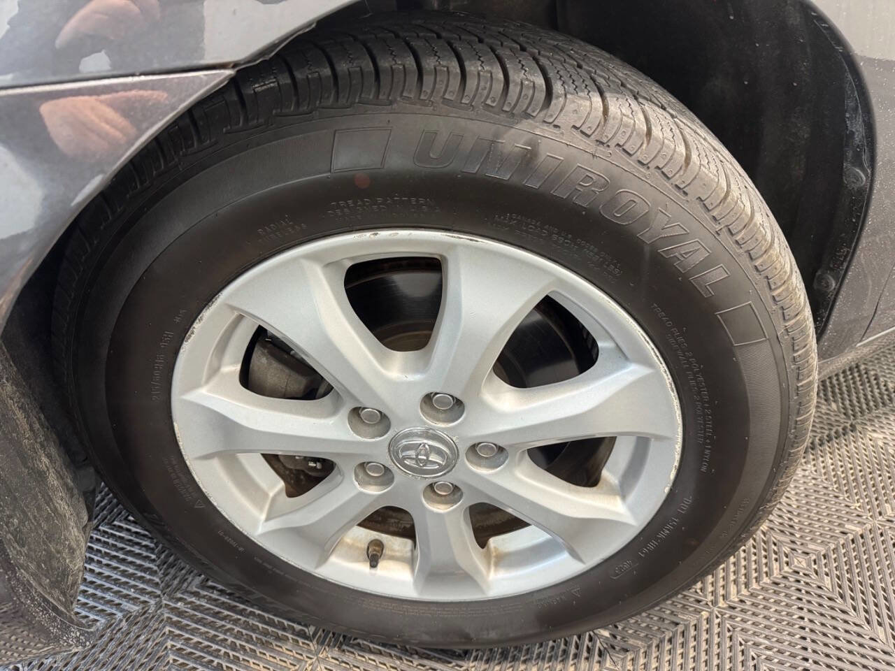 Used 2011 Toyota Camry LE w/ LE Extra-Value Pkg image 35