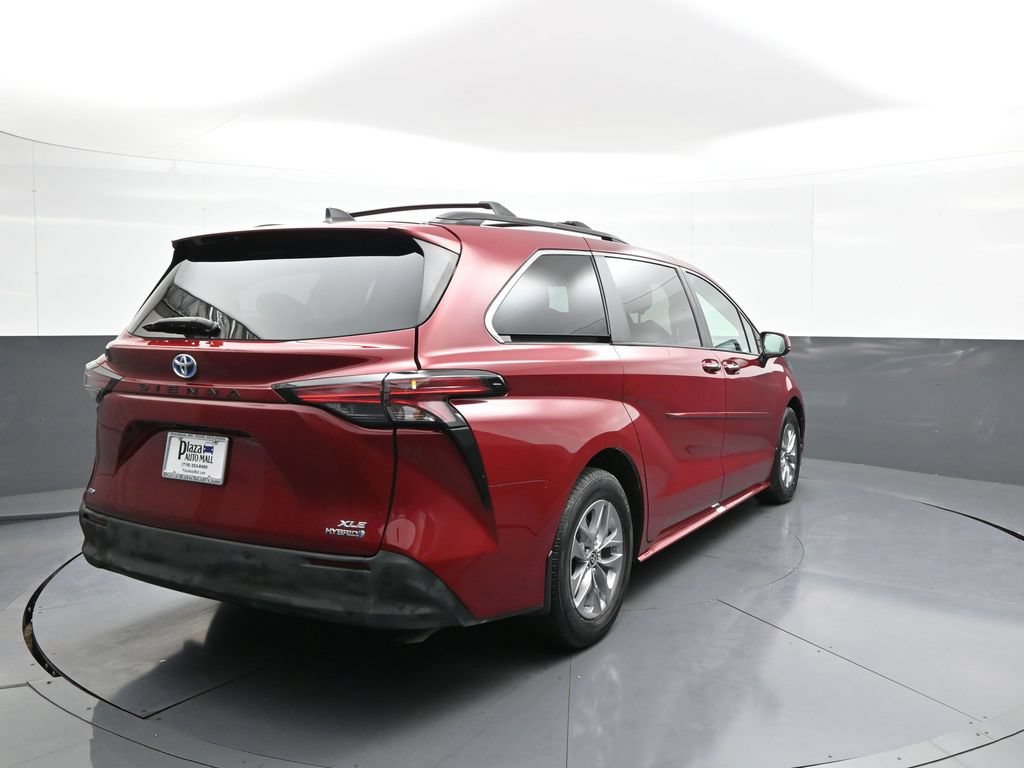 Certified 2022 Toyota Sienna XLE AWD/4WD image 6