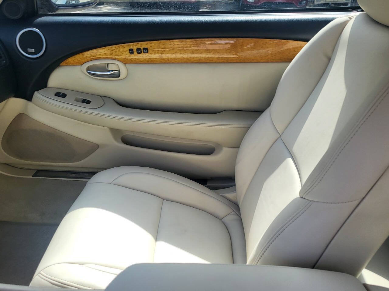 Used 2004 Lexus SC 430 Convertible RWD image 40