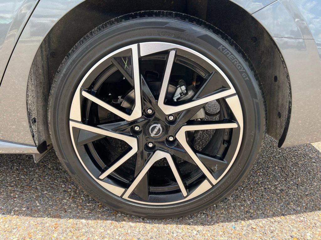Certified 2025 Nissan Sentra SR w/ SR Premium Package FWD image 18