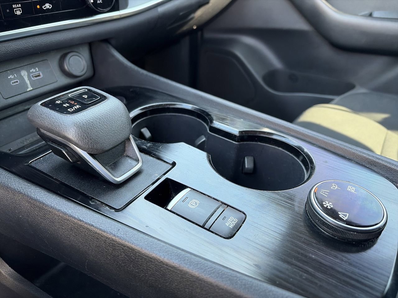 Used 2023 Nissan Rogue S image 16