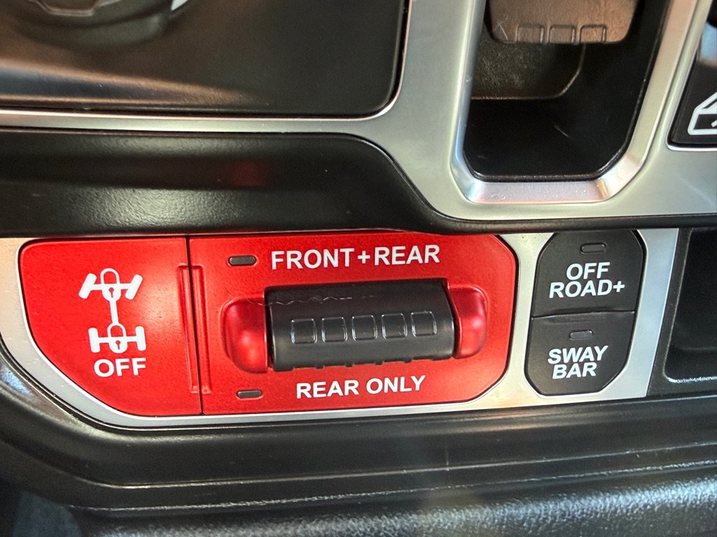 Used 2021 Jeep Gladiator Rubicon AWD/4WD image 25