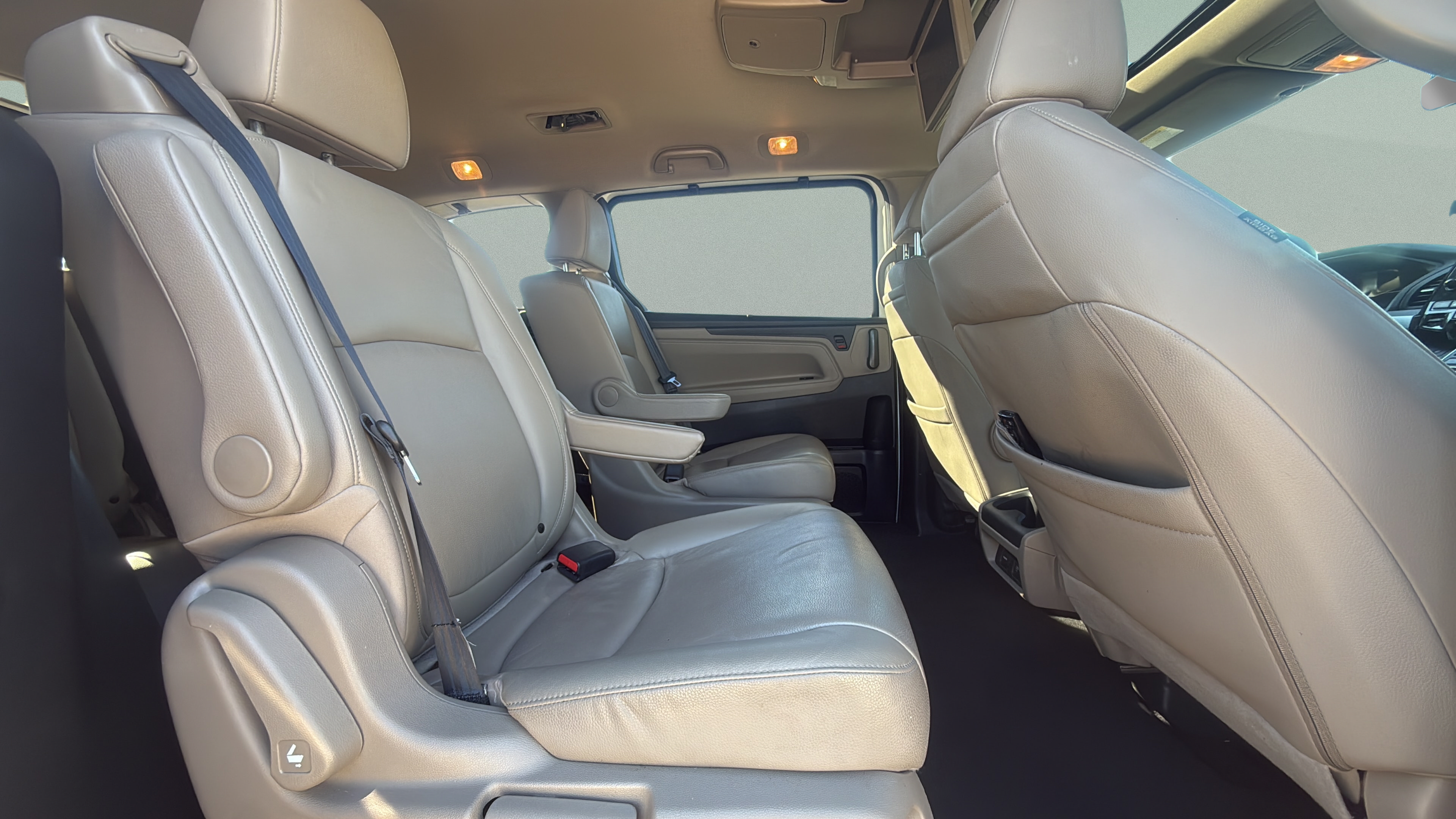 Used 2018 Honda Odyssey Touring image 29