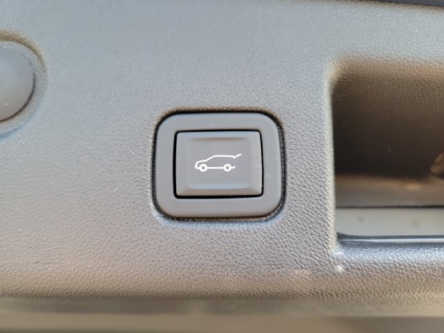 Certified 2024 Chevrolet Equinox LT FWD image 17