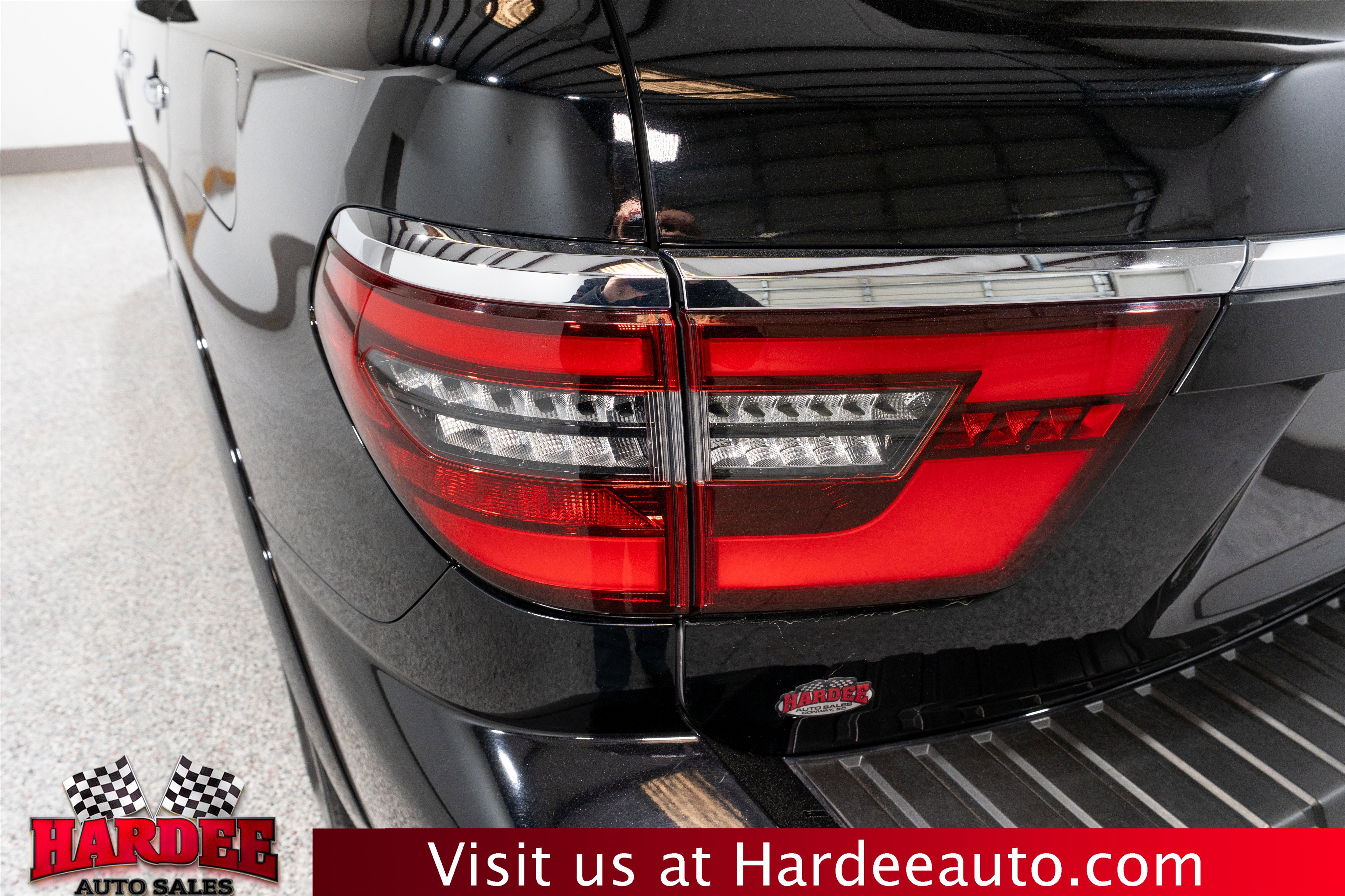 Used 2021 Nissan Armada Platinum image 9