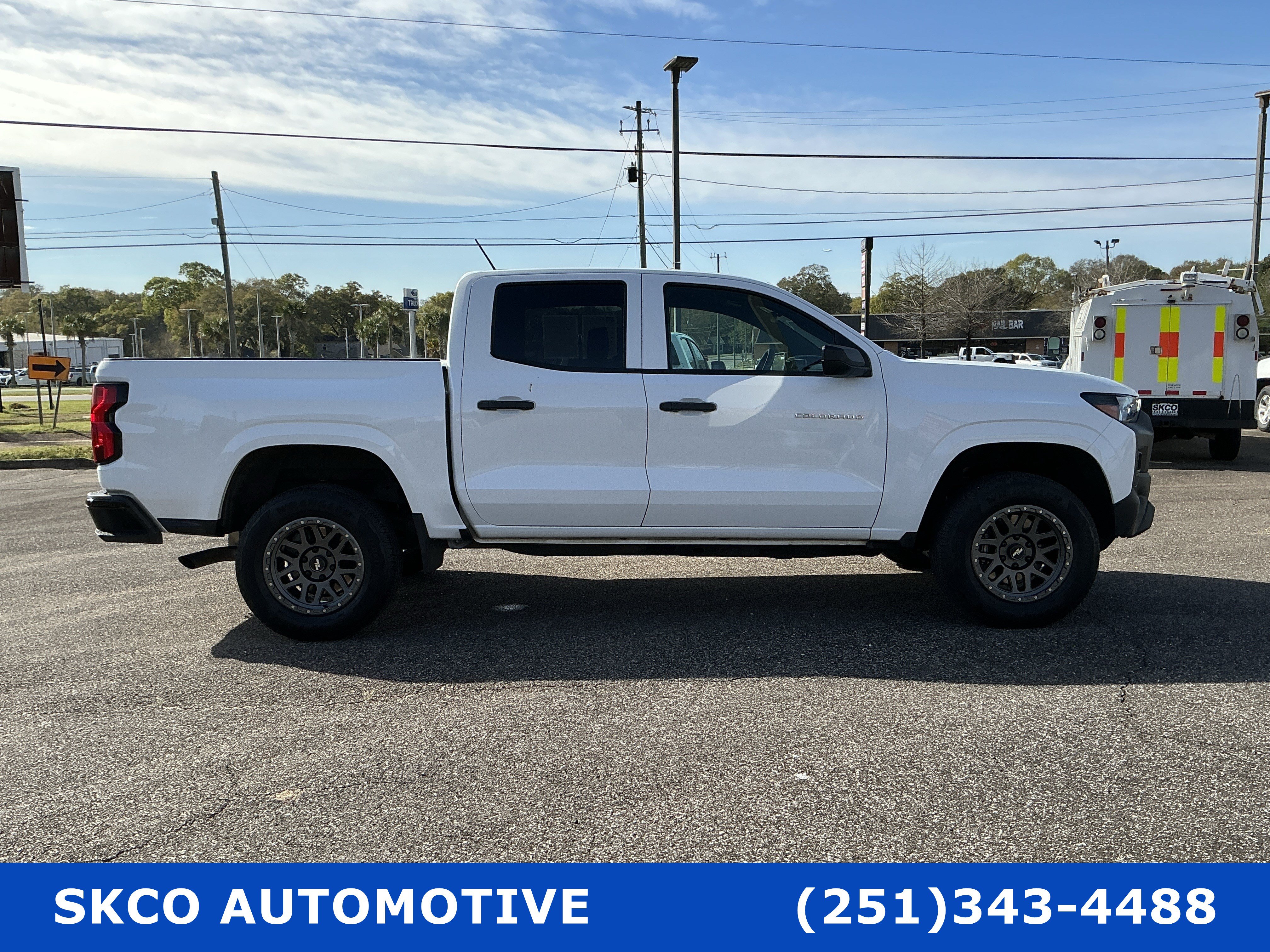 Used 2023 Chevrolet Colorado W/T RWD image 6