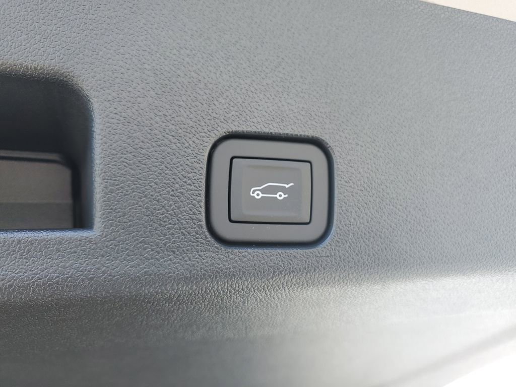 New 2026 Chevrolet Traverse Z71 w/ Enhanced Driving Package AWD/4WD image 10