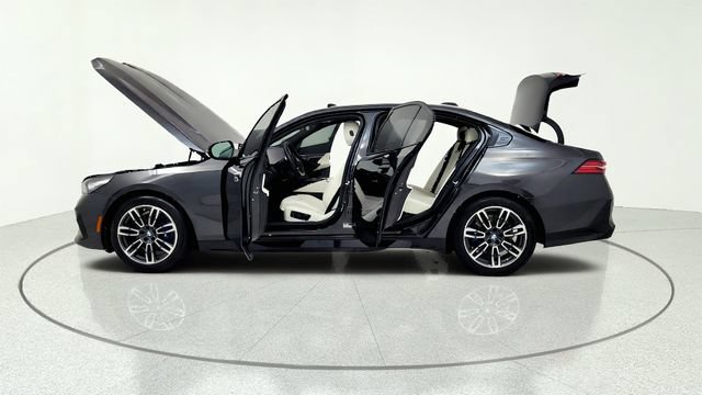 Used 2026 BMW 530i w/ M Sport Package RWD image 15