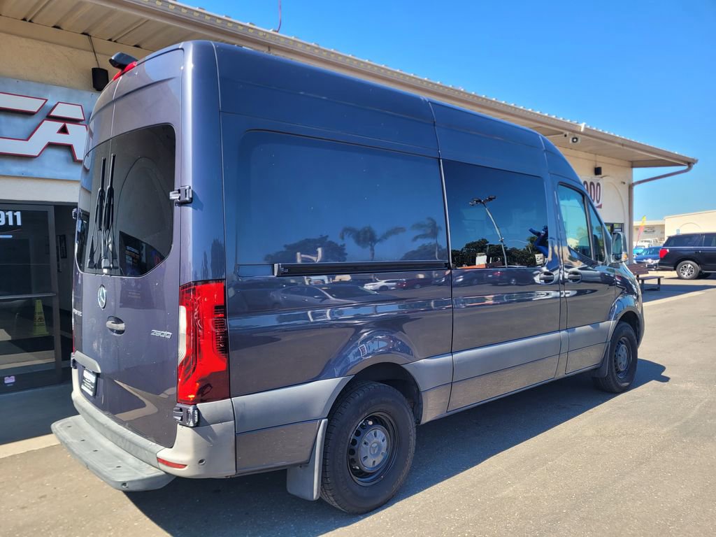 Used 2020 Mercedes-Benz Sprinter 2500 image 4