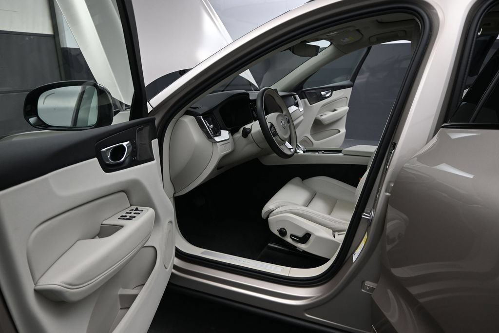 New 2026 Volvo XC60 B5 Ultra w/ Protection Package Premier AWD/4WD image 10