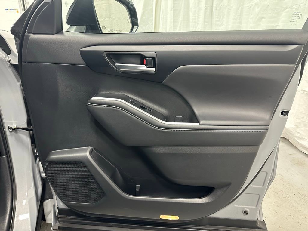 Used 2025 Toyota Highlander XSE image 63