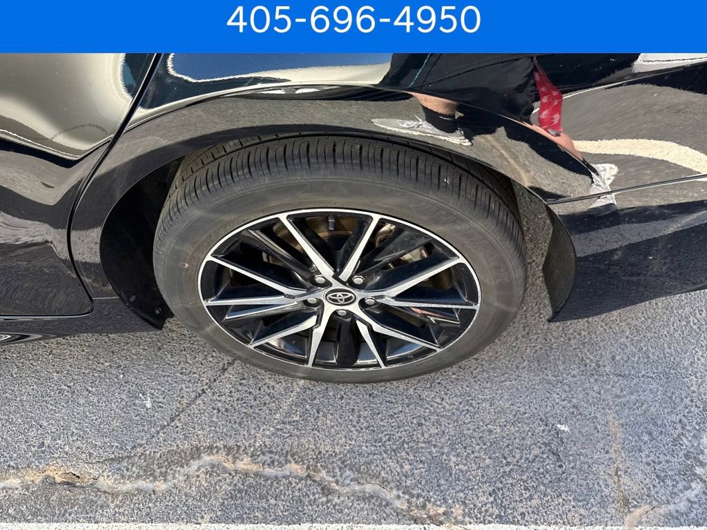 Used 2022 Toyota Camry SE image 8