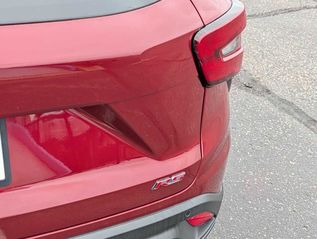 Used 2024 Chevrolet Trax RS w/ Sunroof Package FWD image 7