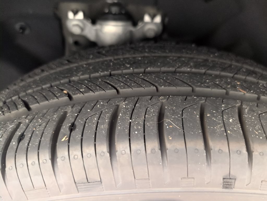 Used 2025 Ford Explorer Active RWD image 15