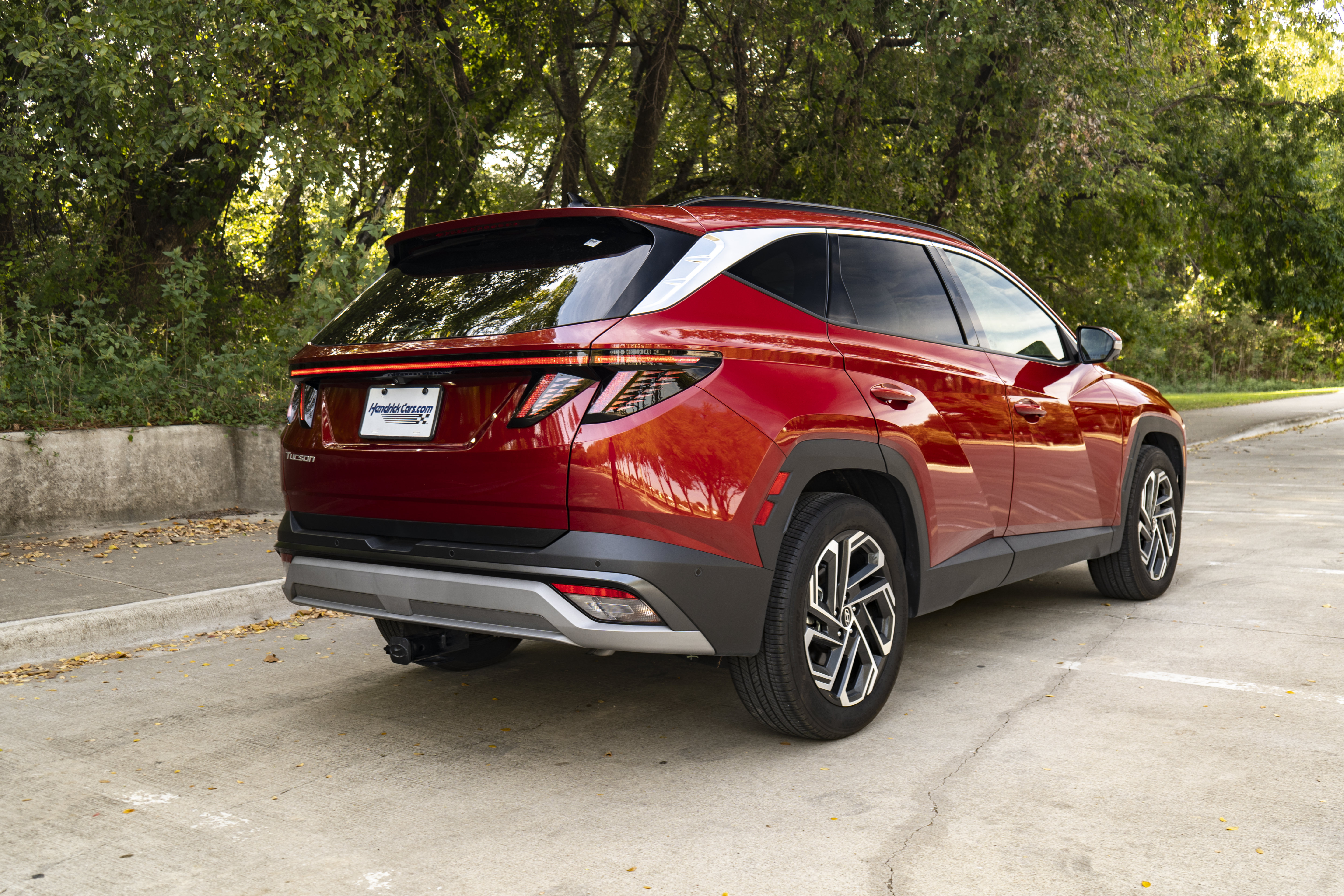 Used 2025 Hyundai Tucson Limited FWD image 9
