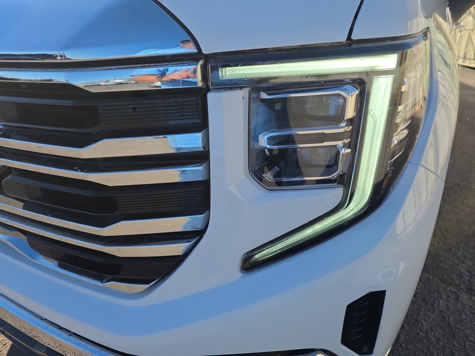 Used 2024 GMC Sierra 1500 SLT image 9