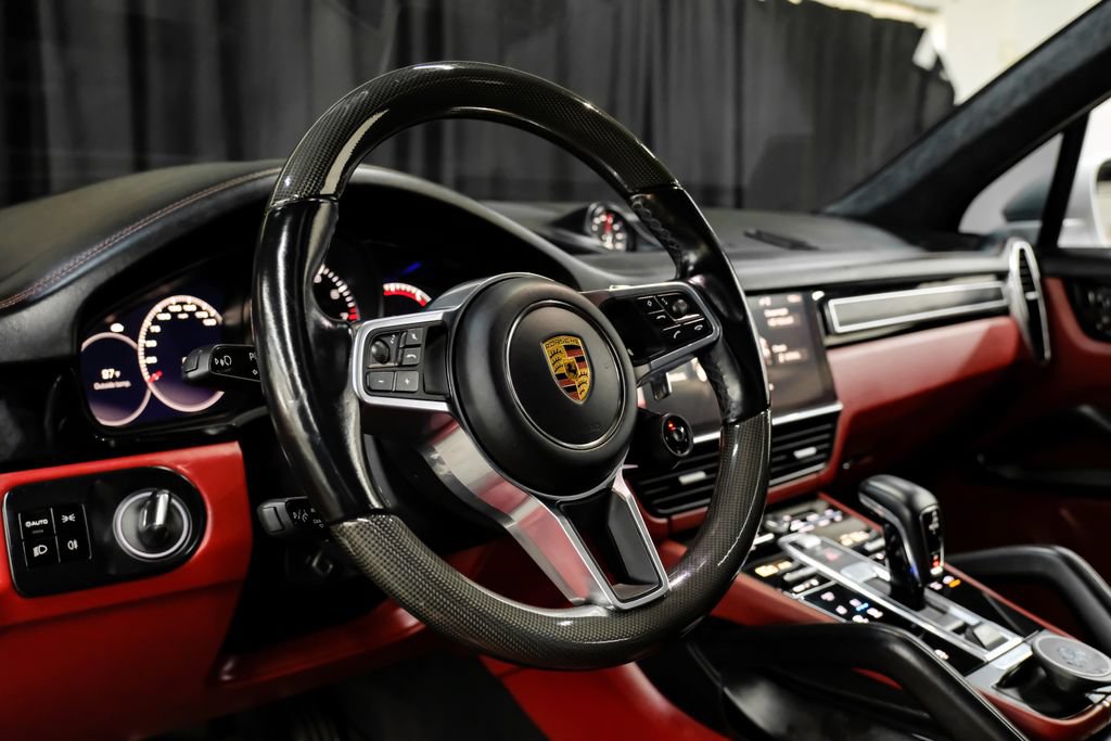 Used 2021 Porsche Cayenne GTS w/ Sport Chrono Package (8LH) AWD/4WD image 23