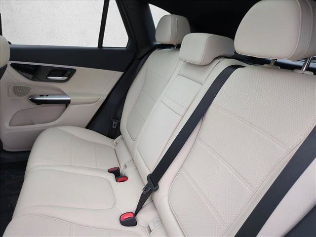 Used 2026 Mercedes-Benz GLC 300 image 18