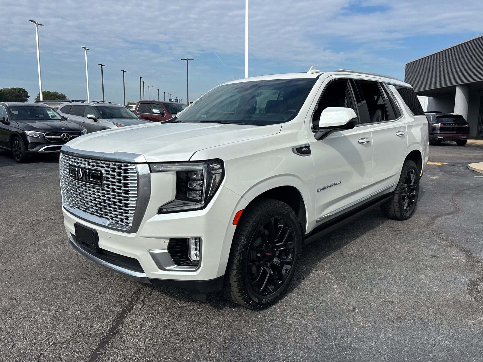 Used 2023 GMC Yukon Denali w/ Max Trailering Package AWD/4WD image 3