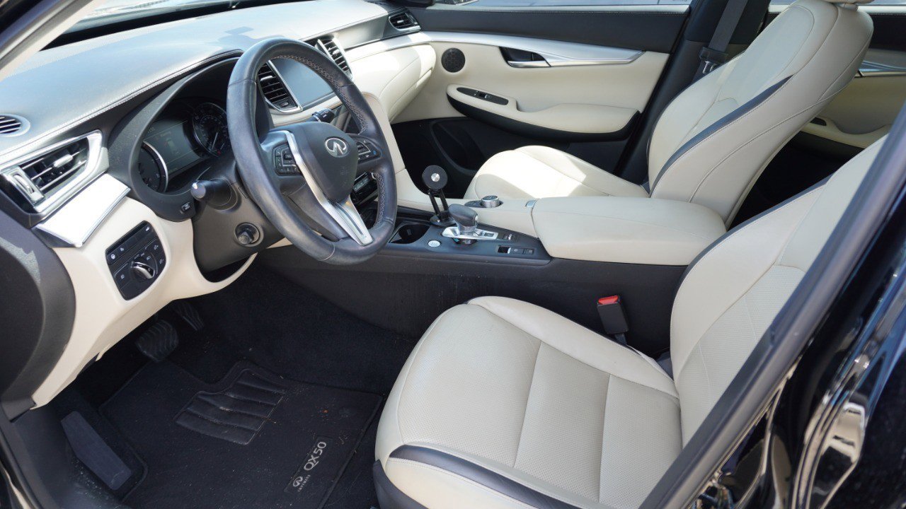 Used 2021 INFINITI QX50 Essential w/ Convenience Package image 6