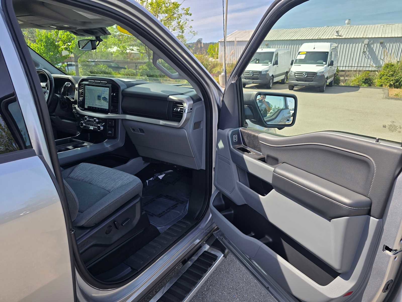 Used 2022 Ford F150 XLT w/ Equipment Group 302A High image 12