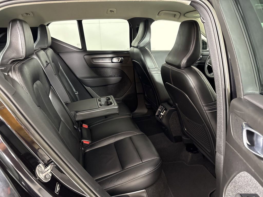Used 2023 Volvo XC40 B5 Core w/ Protection Package Premier image 16