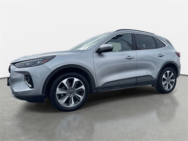Used 2023 Ford Escape Platinum image 2