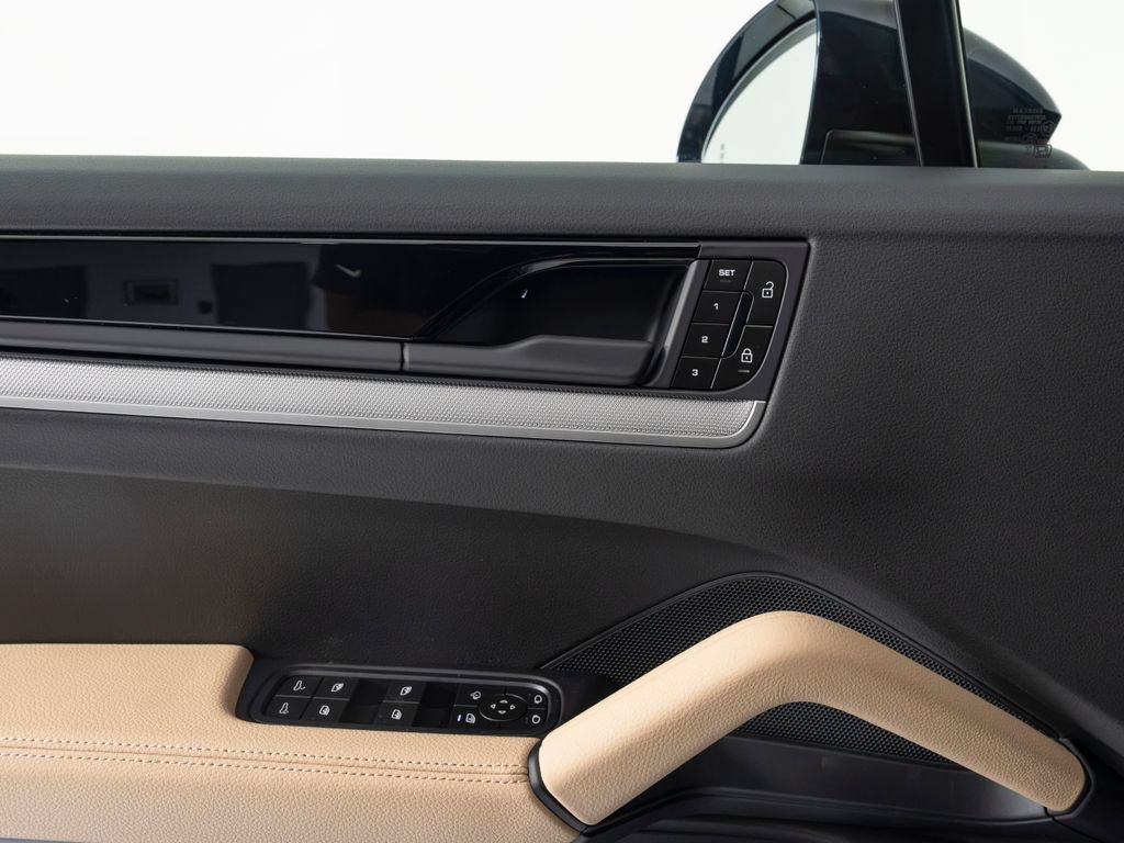 New 2026 Porsche Cayenne Coupe AWD/4WD image 20