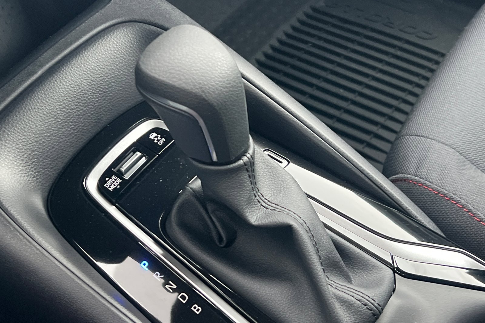 Used 2025 Toyota Corolla SE image 17