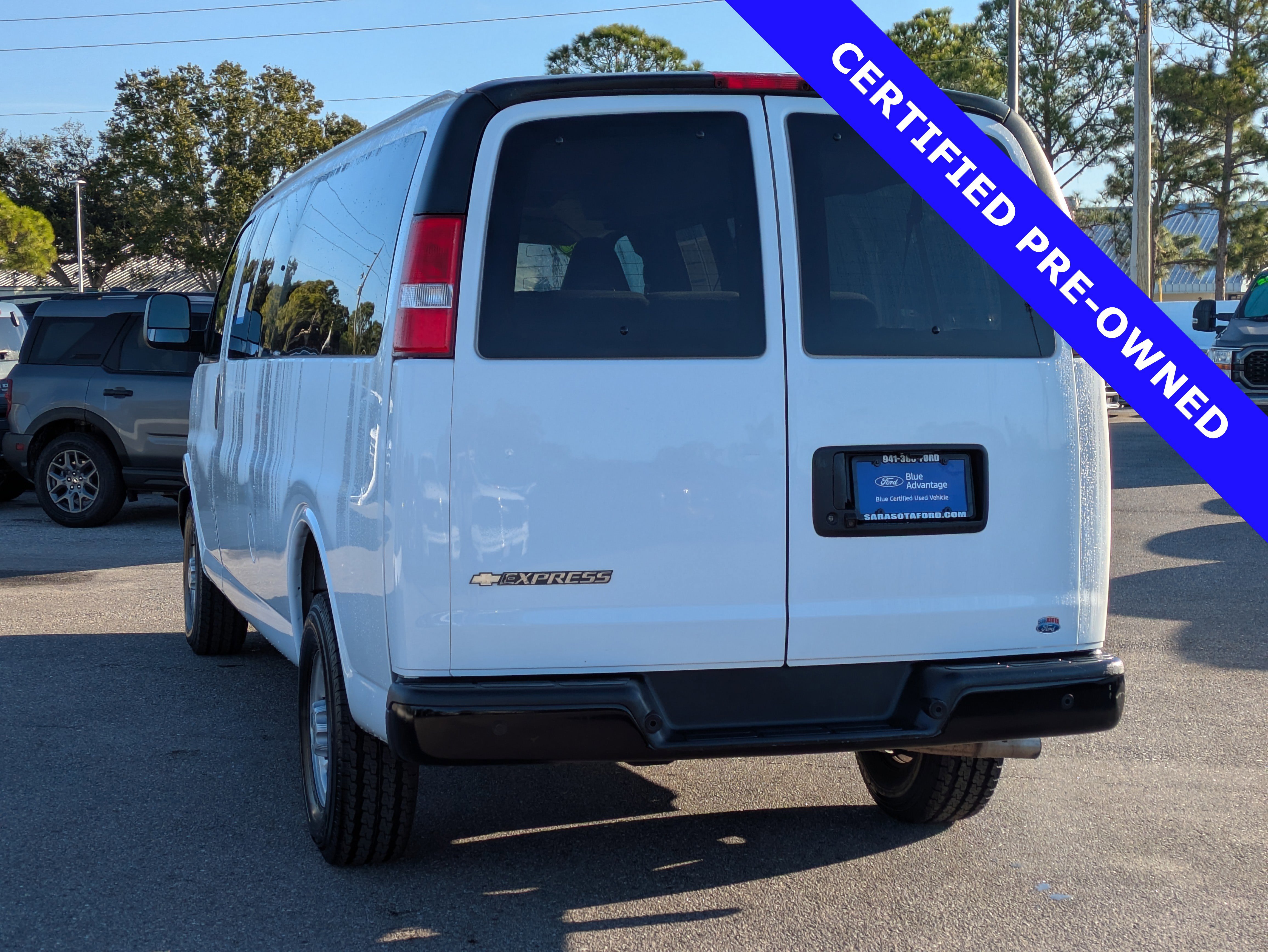 Used 2023 Chevrolet Express 3500 LS image 6
