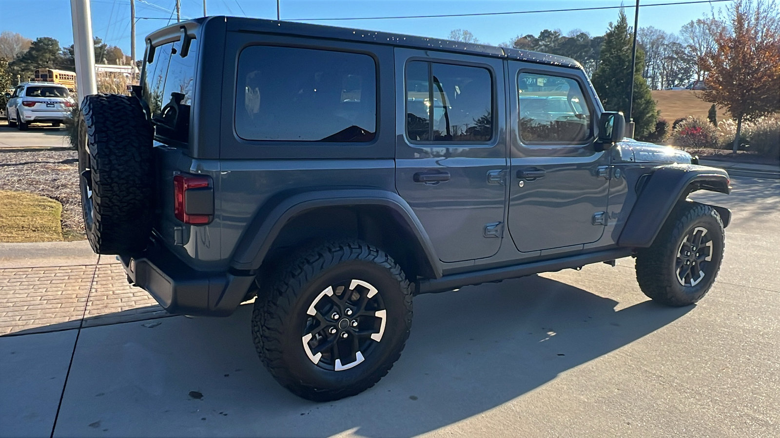 Used 2025 Jeep Wrangler Unlimited Rubicon 4xe w/ Convenience Group image 8