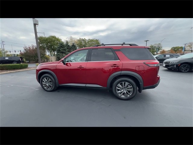 Used 2022 Nissan Pathfinder SV image 5