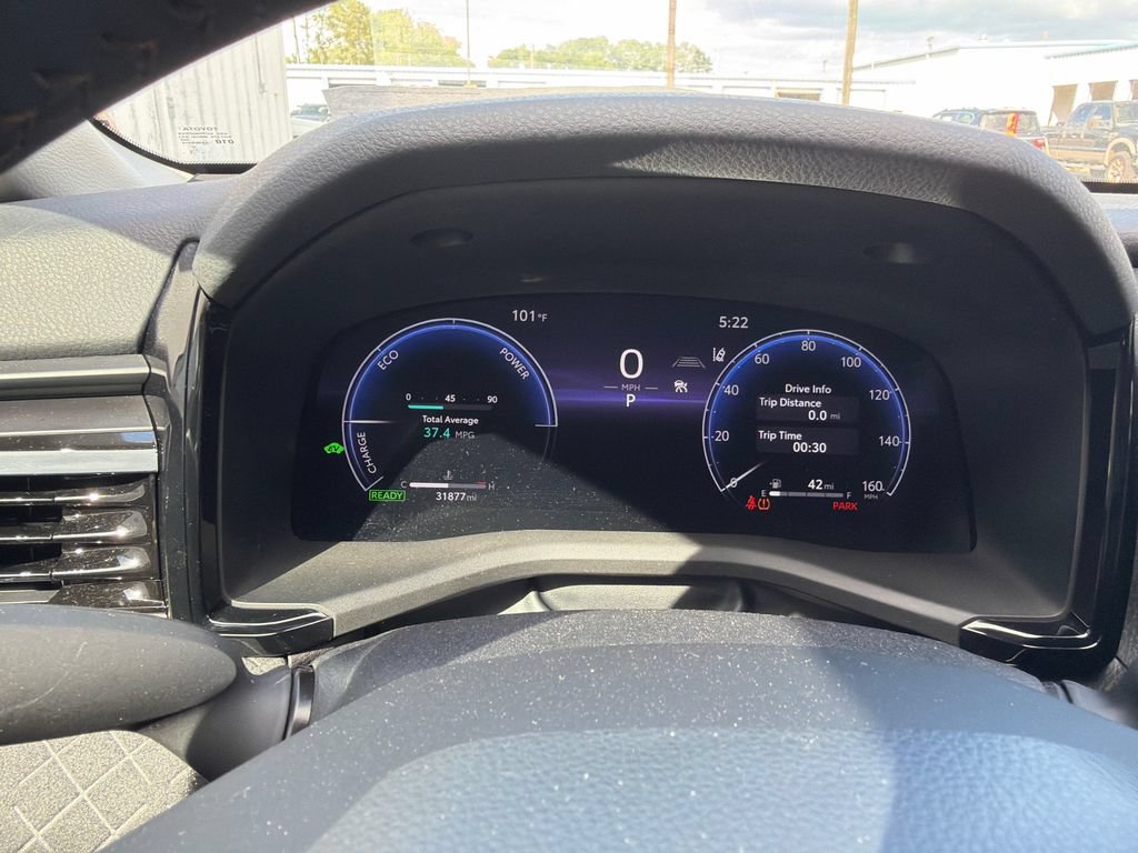 Used 2025 Toyota Camry XLE FWD image 13