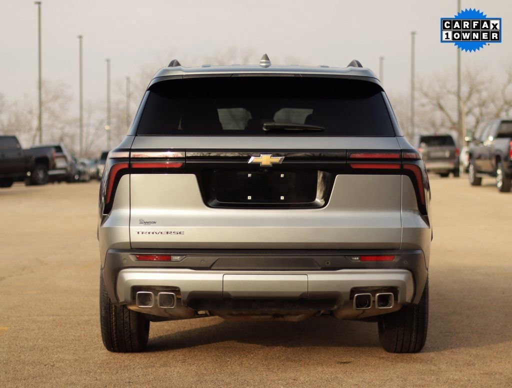 Used 2025 Chevrolet Traverse LT image 6