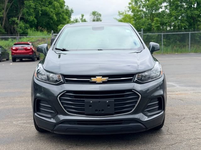 Used 2019 Chevrolet Trax LS w/ LPO, Cargo Package FWD image 3