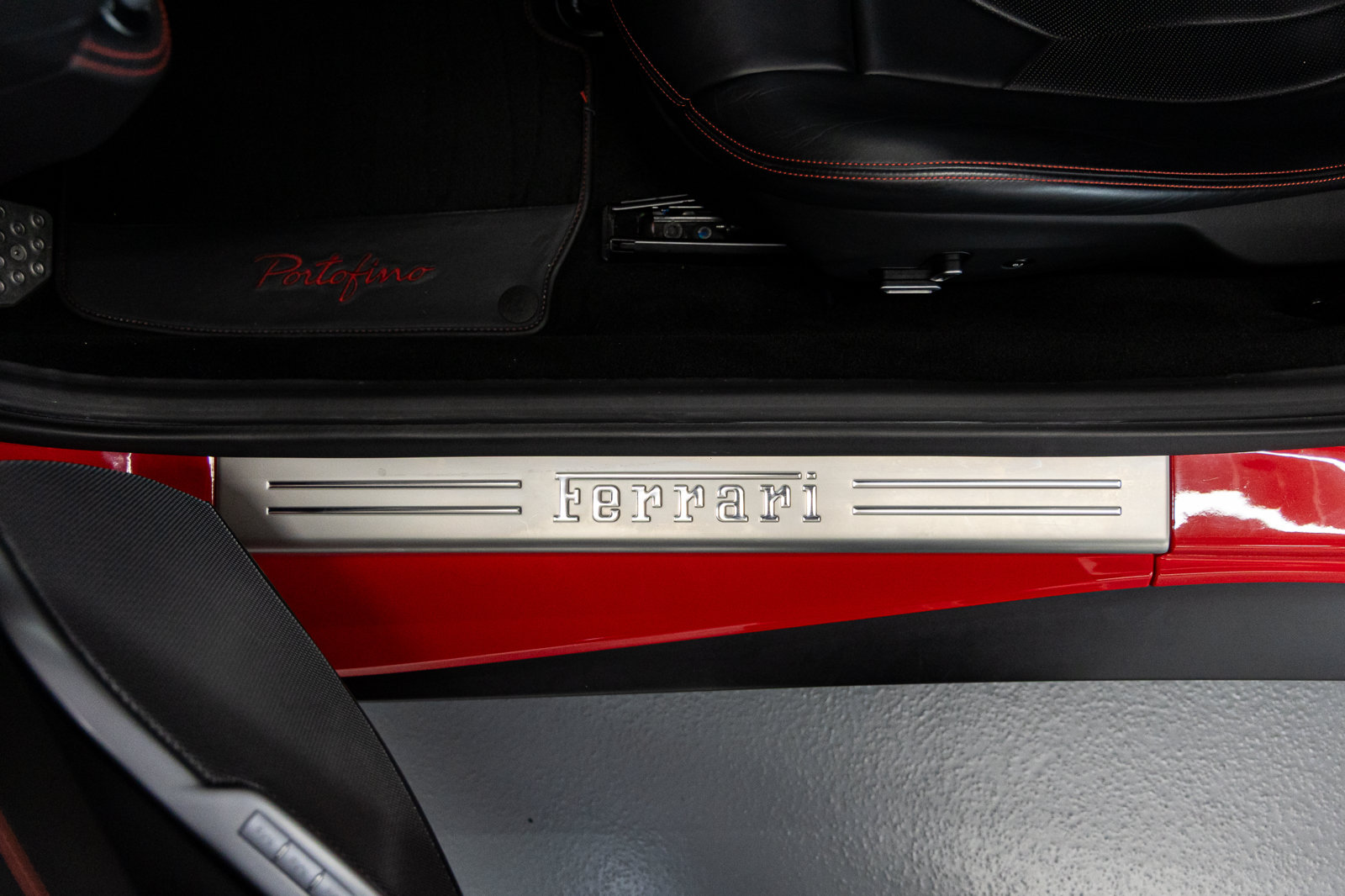 Used 2020 Ferrari Portofino RWD image 44