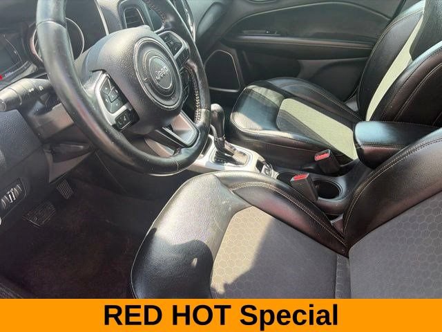 Used 2020 Jeep Compass Latitude w/ Cold Weather Group AWD/4WD image 11