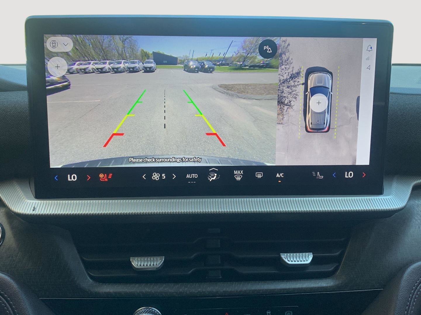 Used 2025 Ford Explorer Platinum w/ LUX Leather Package AWD/4WD image 29