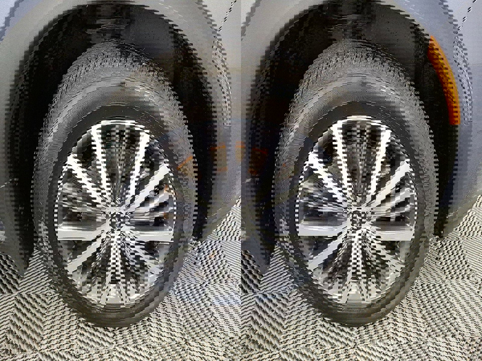 Used 2023 INFINITI QX60 Sensory w/ Cargo Package image 27