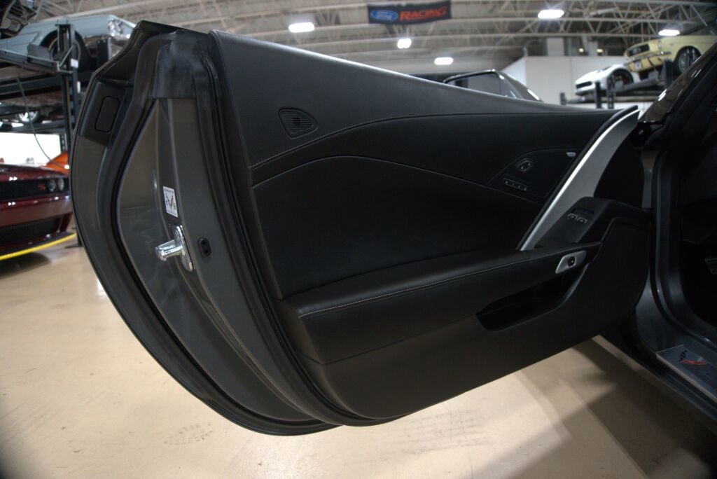 Used 2016 Chevrolet Corvette Stingray Coupe w/ 2LT Preferred Equipment Group image 33