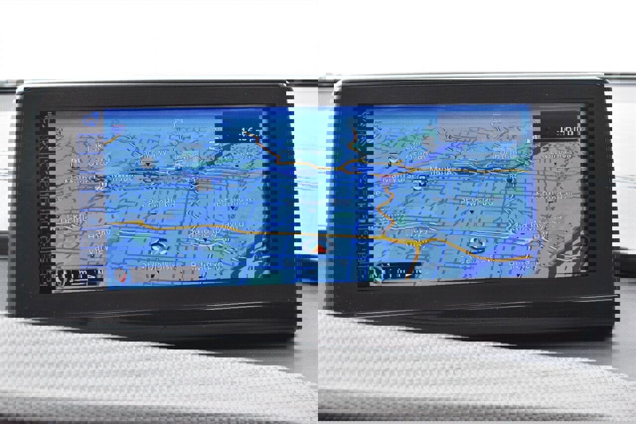 Used 2017 BMW i8 image 36