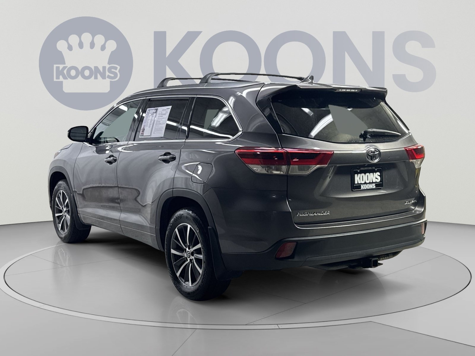 Used 2018 Toyota Highlander XLE AWD/4WD image 18