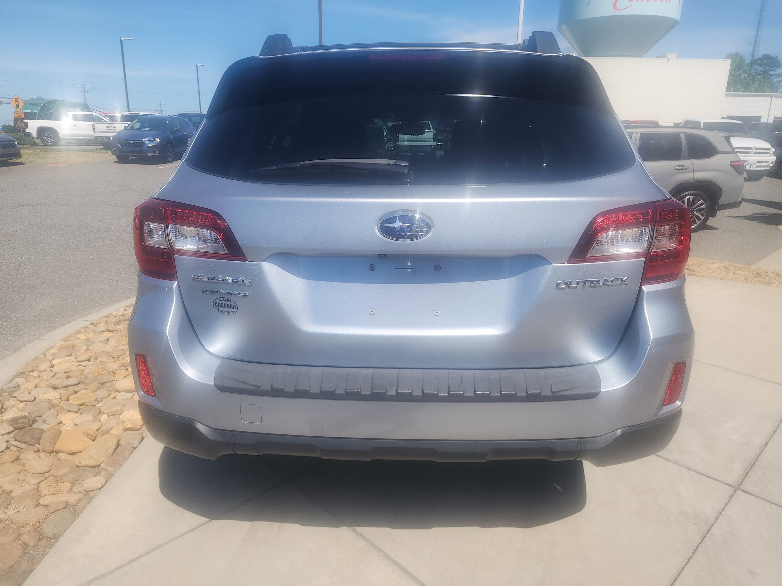 Used 2015 Subaru Outback 2.5i Limited w/ Popular Package #4 AWD/4WD image 4